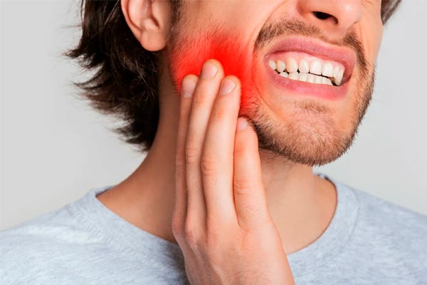 خطرات کشیدن دندان در خانه